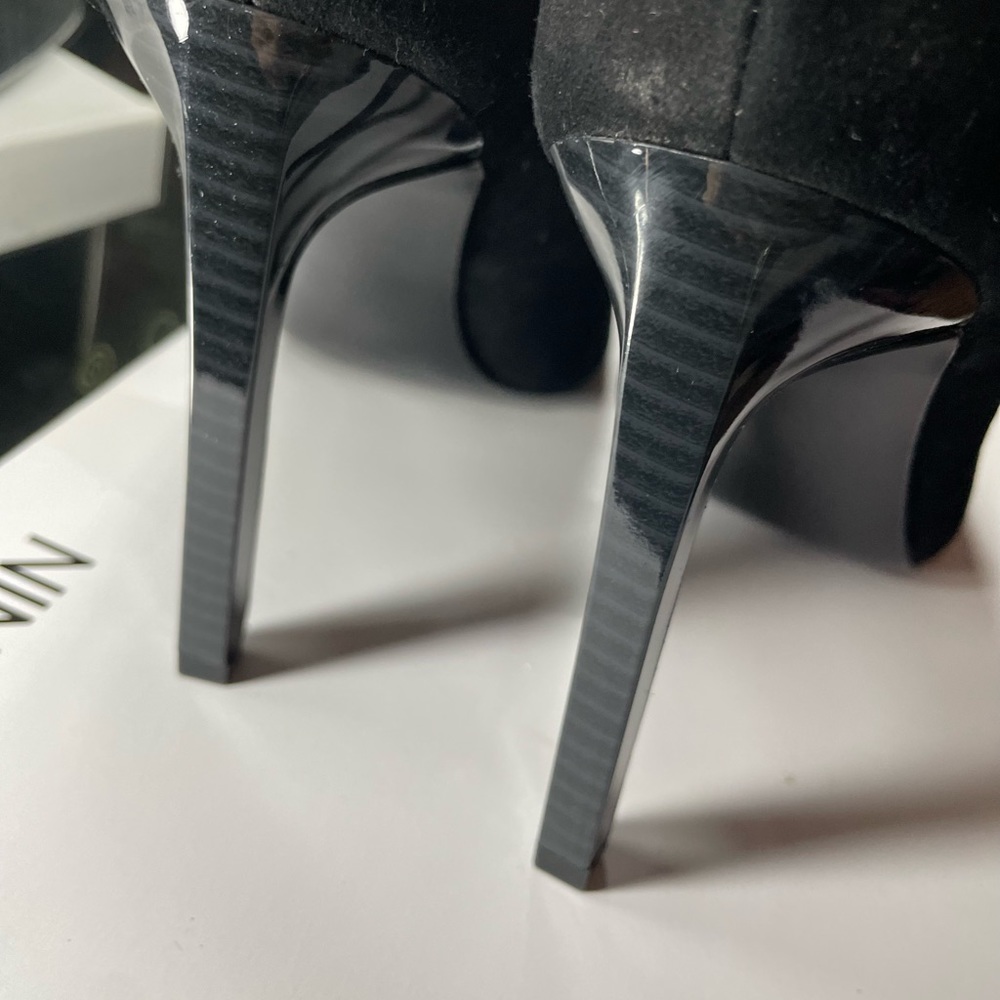 #2 - Nine West Black Suede Stiletto Pointy Toes Heels - Picture 8 of 12